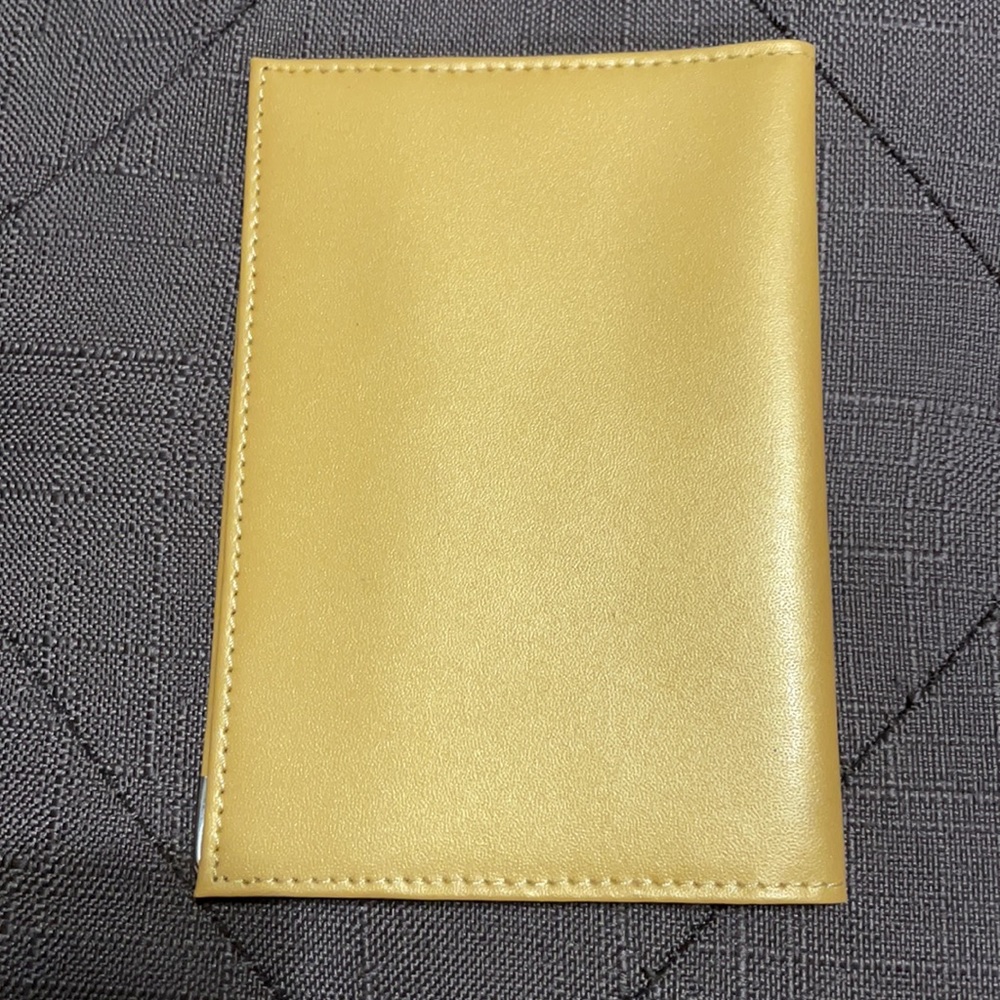 Yellow leather passport cover - Picture 4 of 4